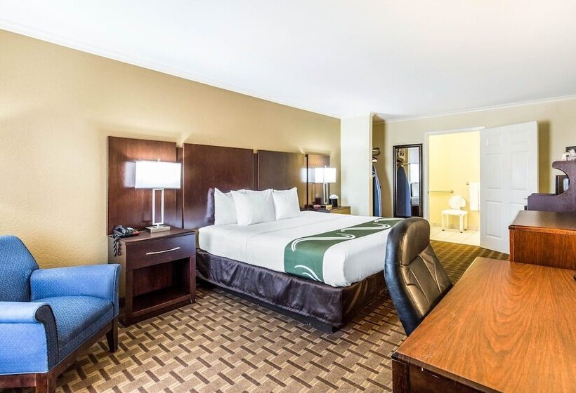 בית מלון כפרי Quality Inn & Suites