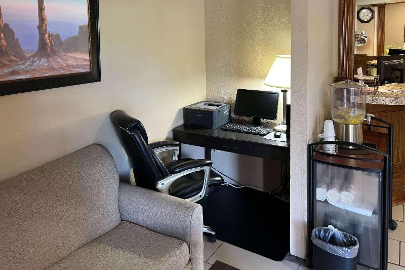 هتل Quality Inn & Suites Farmington