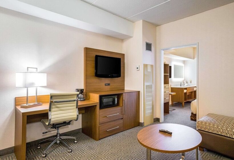 فندق Quality Suites