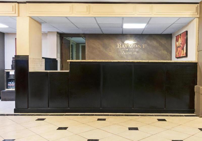 هتل Ramada By Wyndham Austin South