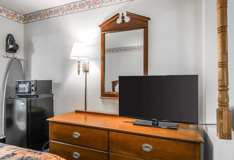 בית מלון כפרי Rodeway Inn