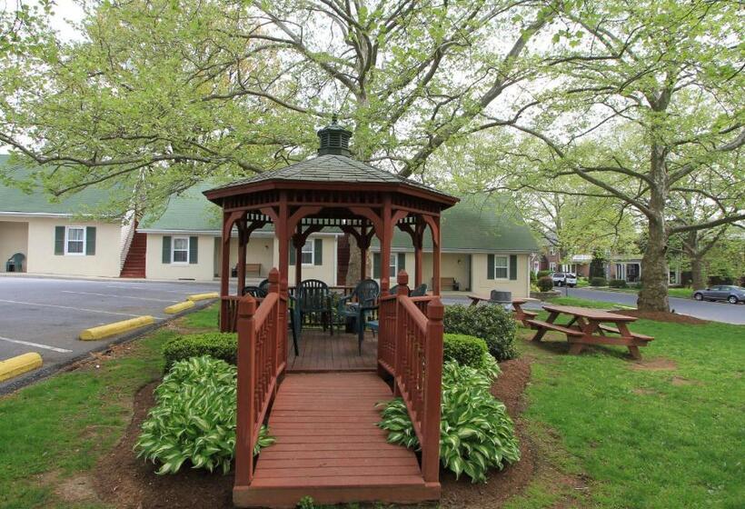 هتل Rodeway Inn & Suites Hershey