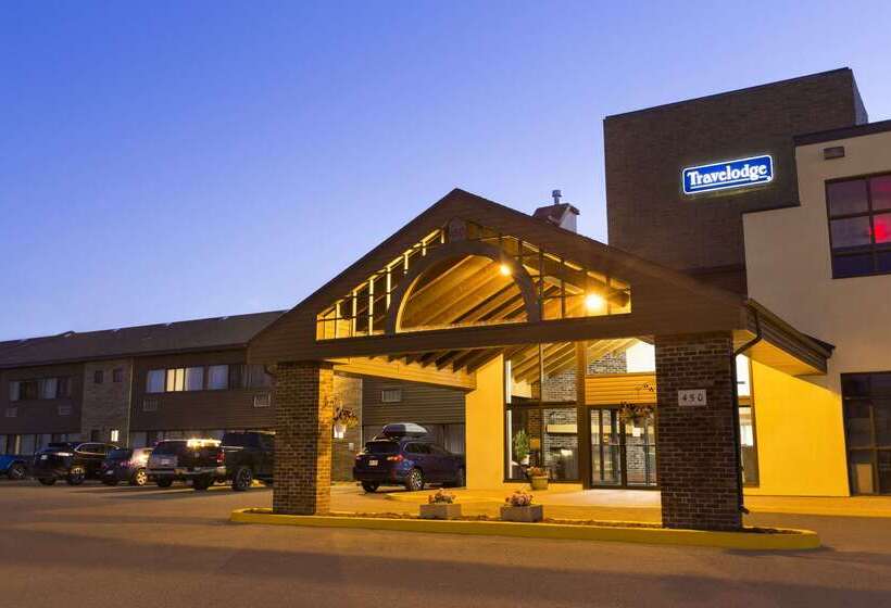 هتل Travelodge By Wyndham Thunder Bay On