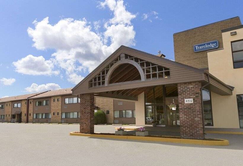 هتل Travelodge By Wyndham Thunder Bay On