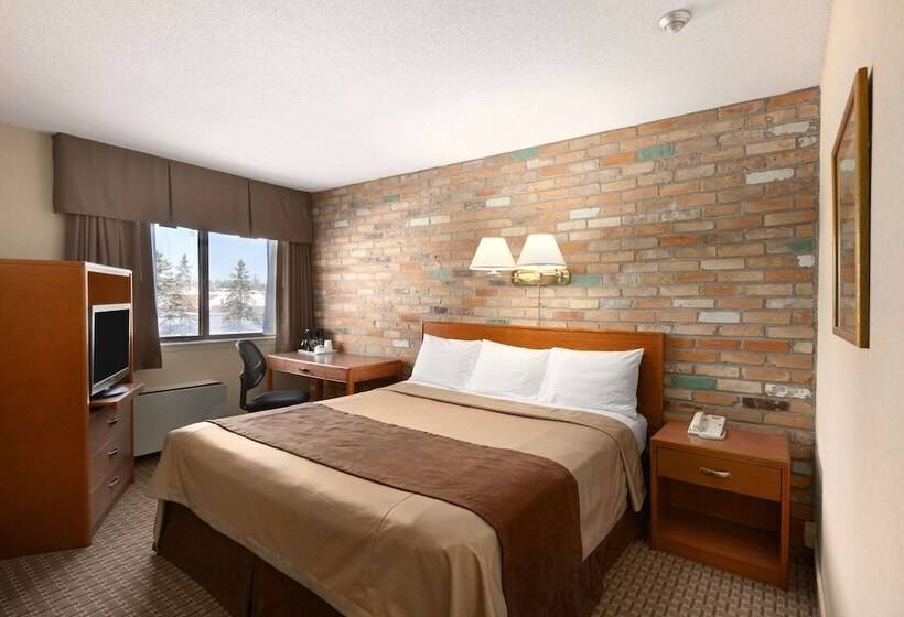 هتل Travelodge By Wyndham Thunder Bay On