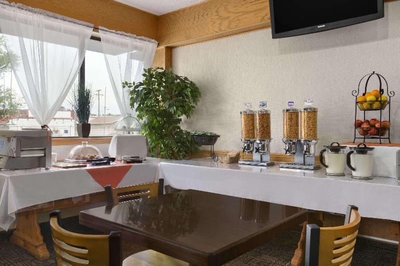 هتل Travelodge By Wyndham Thunder Bay On