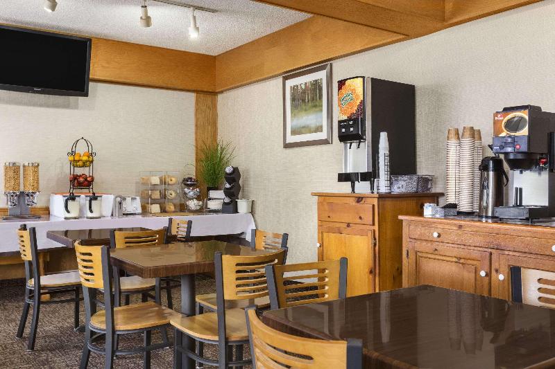 هتل Travelodge By Wyndham Thunder Bay On