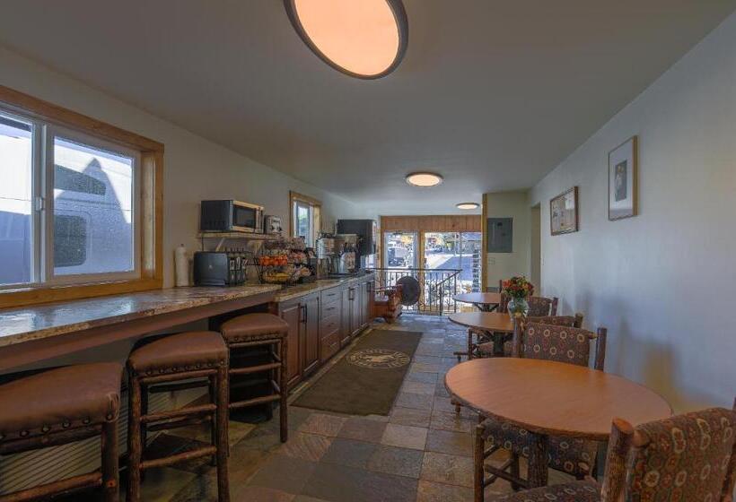 مُتل Antler Inn