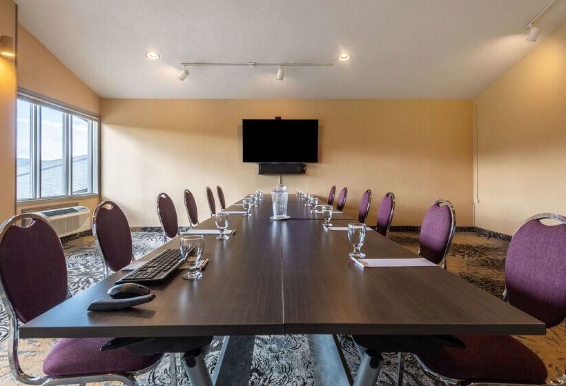 استراحتگاه Best Western Plus Norwester Hotel & Conference Centre