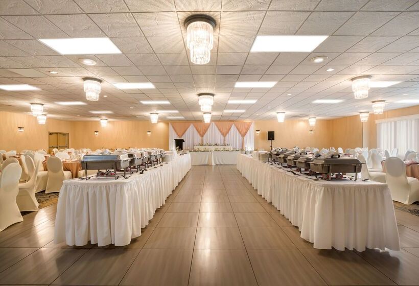 استراحتگاه Best Western Plus Norwester Hotel & Conference Centre