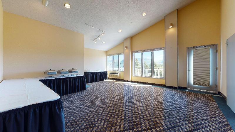 استراحتگاه Best Western Plus Norwester Hotel & Conference Centre