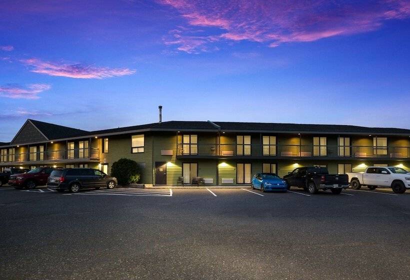 استراحتگاه Best Western Plus Norwester Hotel & Conference Centre