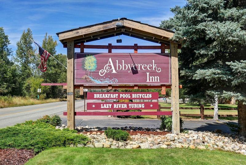 هتل Abbycreek Inn