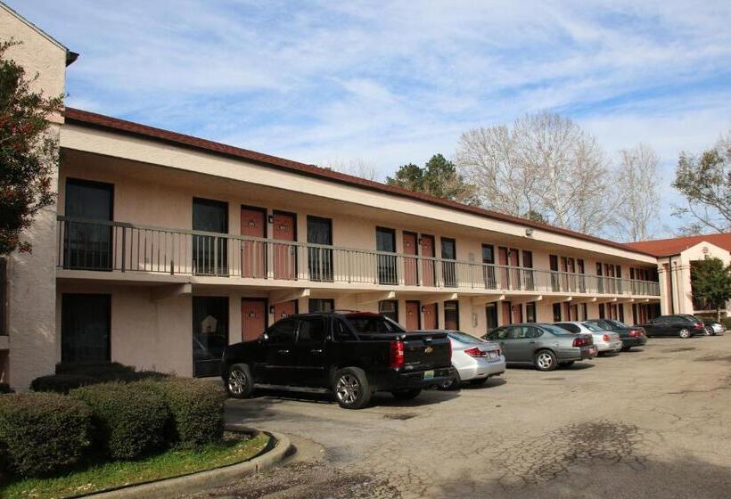 هتل American Inn Of Selma