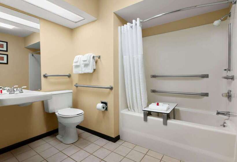 בית מלון כפרי Baymont By Wyndham Rocky Mount