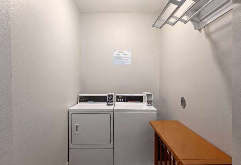 فندق Baymont By Wyndham Waterloo