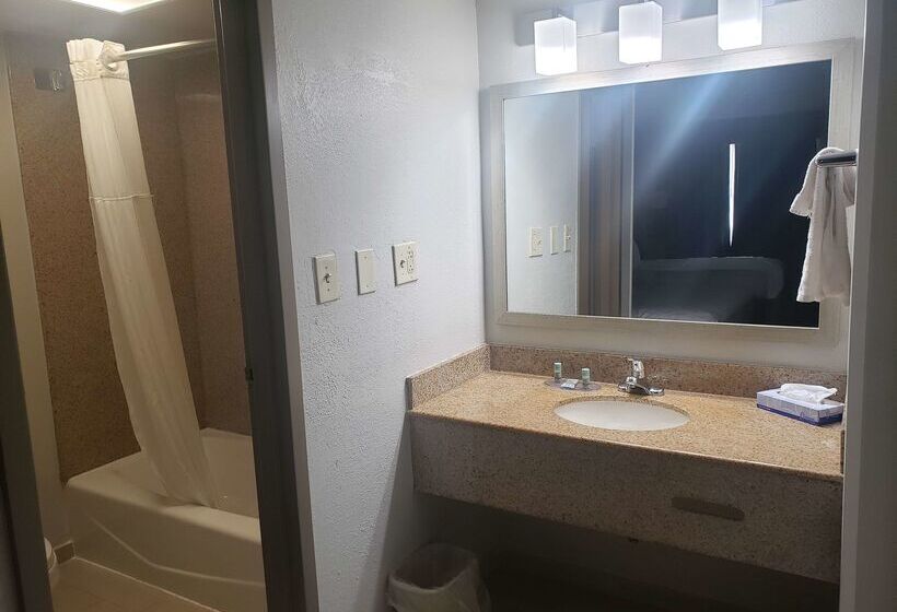 هتل Best Western Center Inn