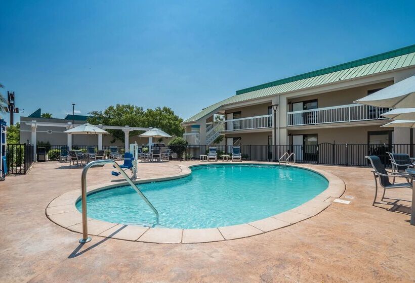 هتل Best Western Flagship Inn