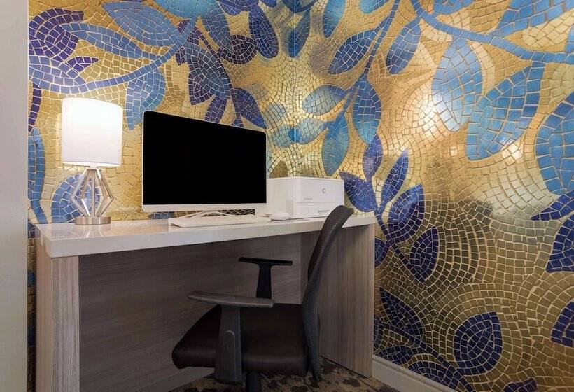 هتل Best Western Flagship Inn