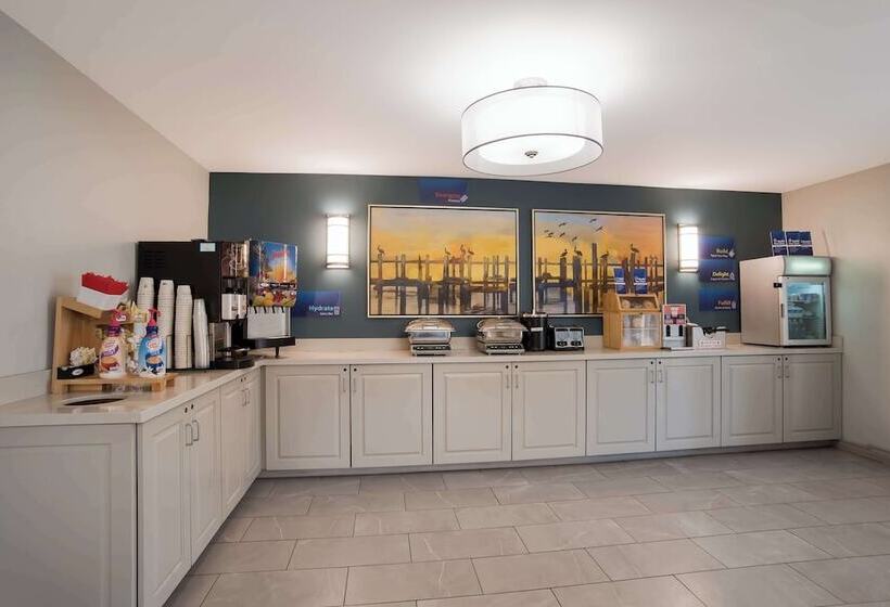 هتل Best Western Flagship Inn