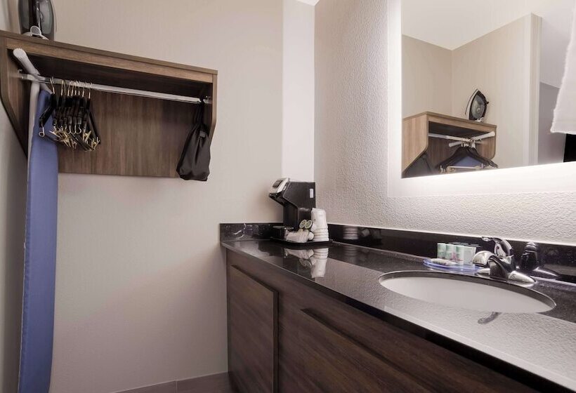 هتل Best Western Flagship Inn