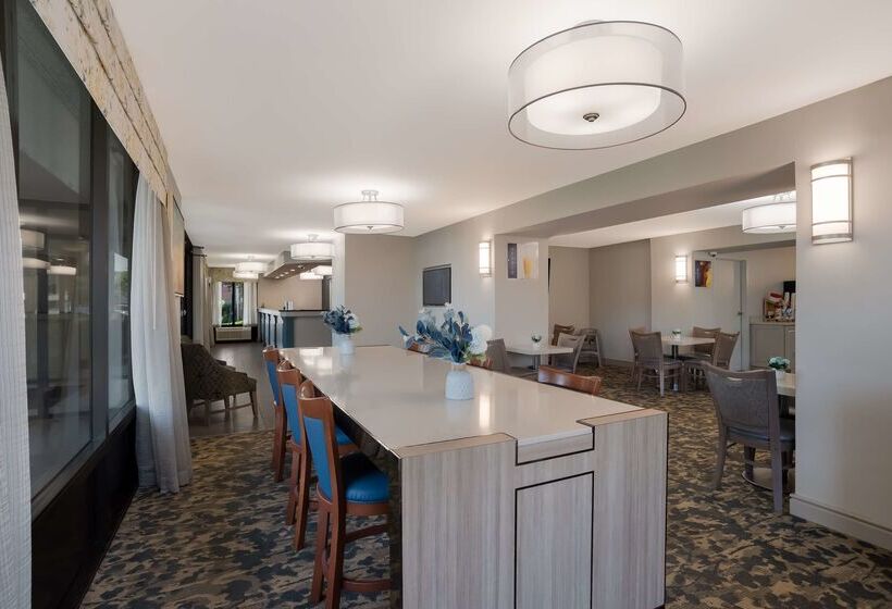 هتل Best Western Flagship Inn
