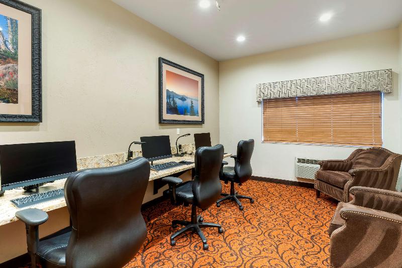 فندق Best Western Plus Mill Creek Inn