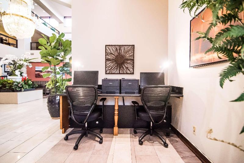 هتل Best Western Plus Redondo Beach Inn