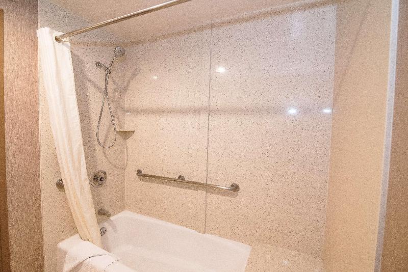 هتل Best Western Plus Redondo Beach Inn