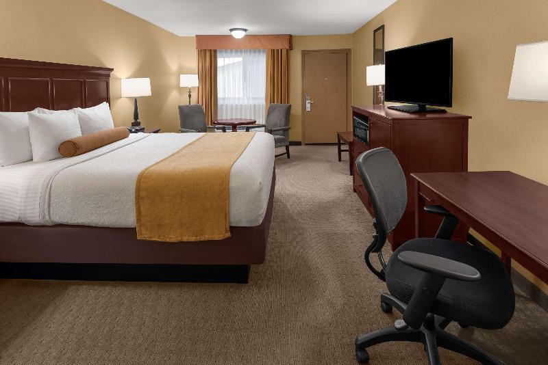 هتل Best Western Plus Redondo Beach Inn