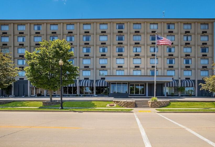 فندق Best Western Riverfront Inn