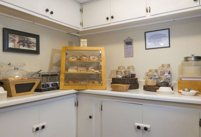 Black Bear Inn, Ascend Hotel Collection