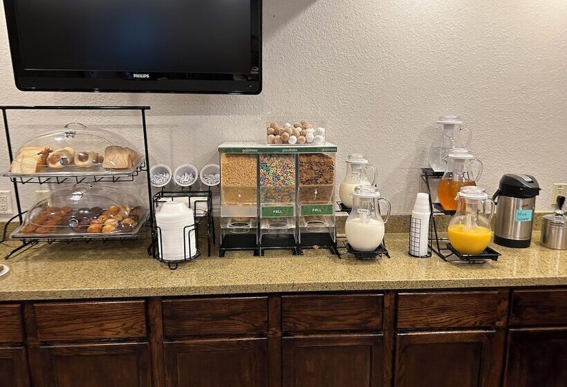 Boarders Inn & Suites By Cobblestone Hotels   Munising