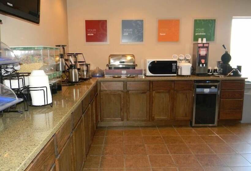 Boarders Inn & Suites By Cobblestone Hotels   Munising