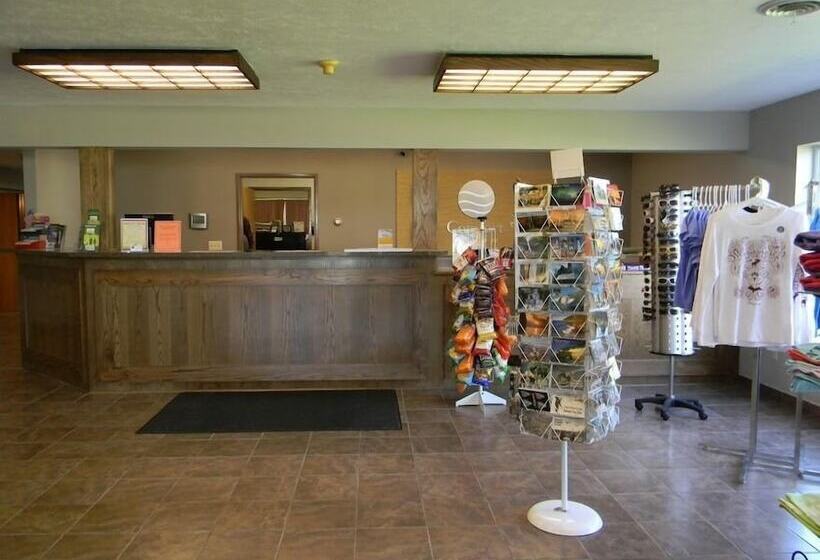 Boarders Inn & Suites By Cobblestone Hotels   Munising