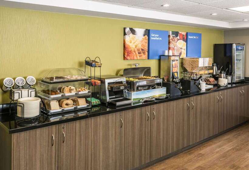 هتل Comfort Inn East