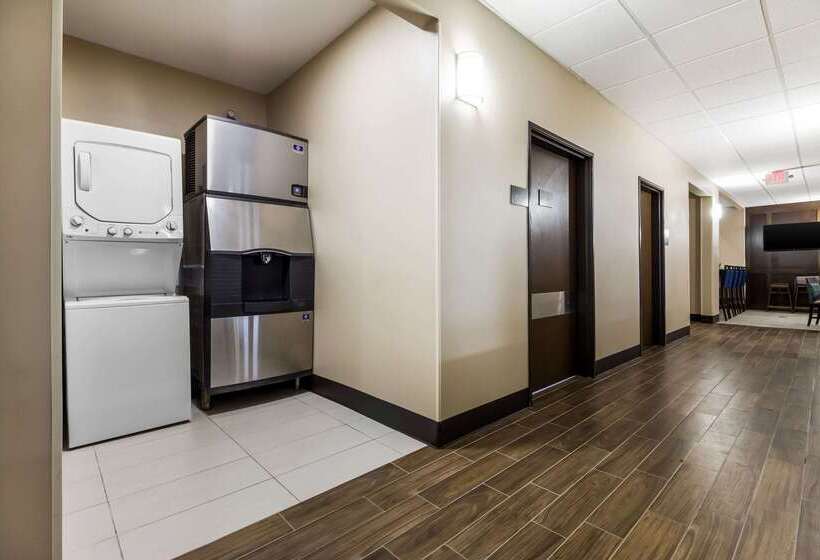 هتل Comfort Suites