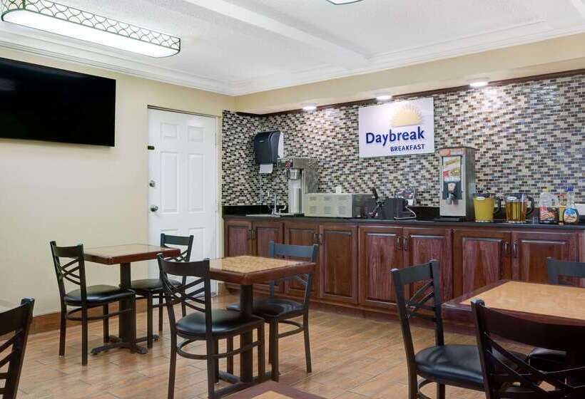 هتل Days Inn By Wyndham Macon I475