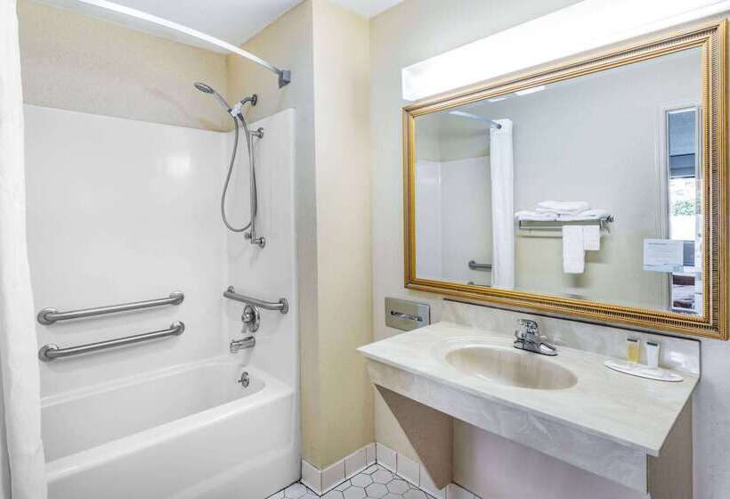 هتل Days Inn By Wyndham Macon I475