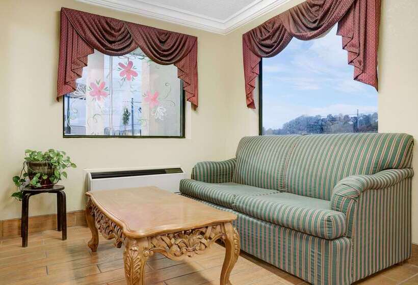 هتل Days Inn By Wyndham Macon I475