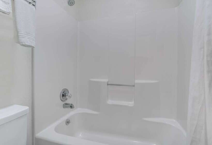 هتل Days Inn By Wyndham Macon I475