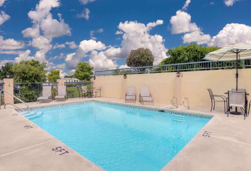 هتل Days Inn By Wyndham Macon I475