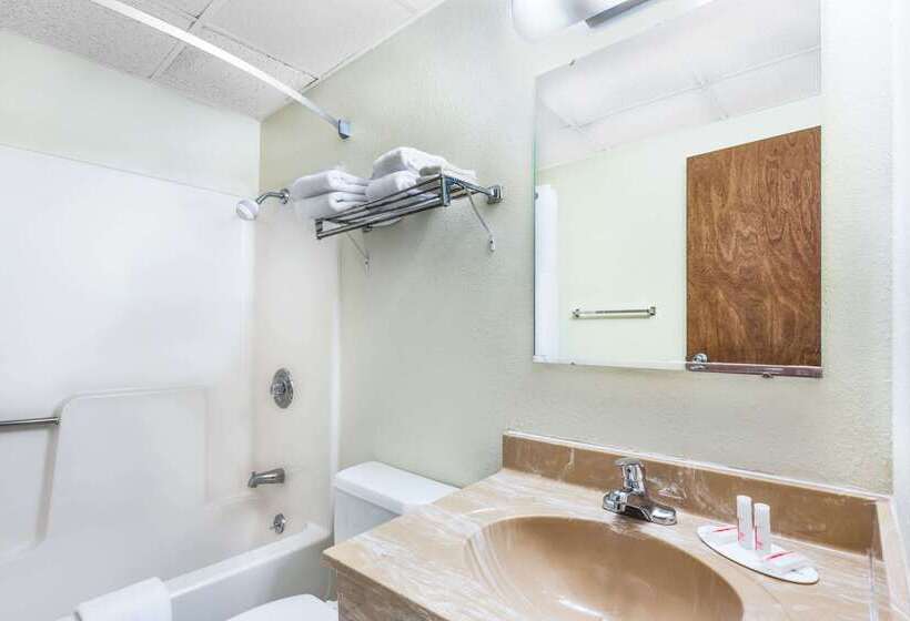 酒店 Days Inn By Wyndham Warrensburg