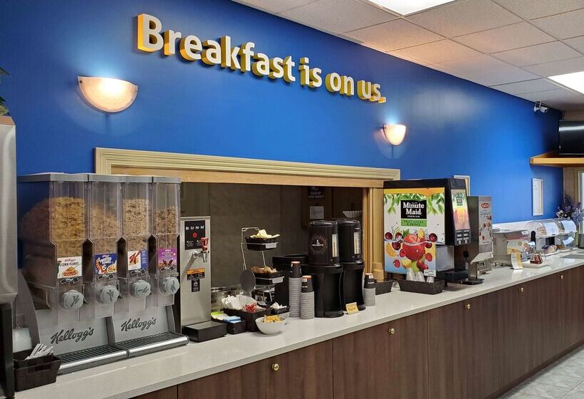هتل Days Inn By Wyndham Penticton Conference Centre