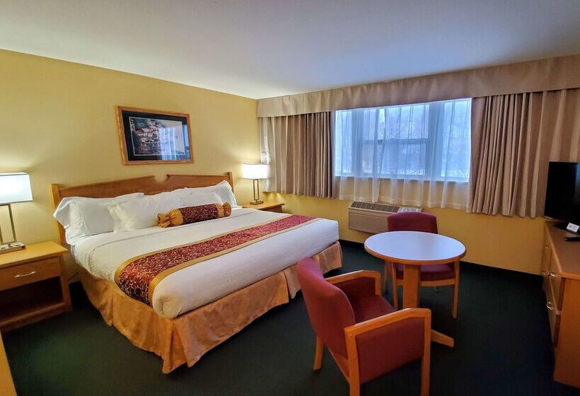 هتل Days Inn By Wyndham Penticton Conference Centre