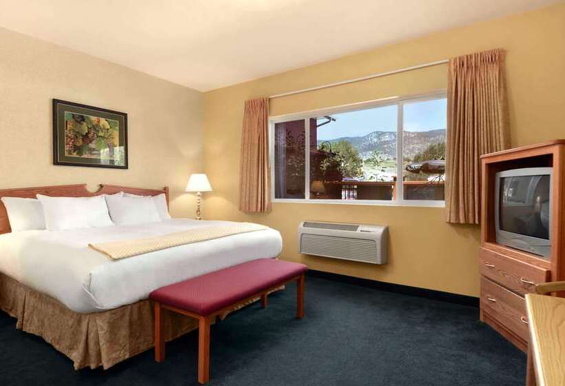 هتل Days Inn By Wyndham Penticton Conference Centre