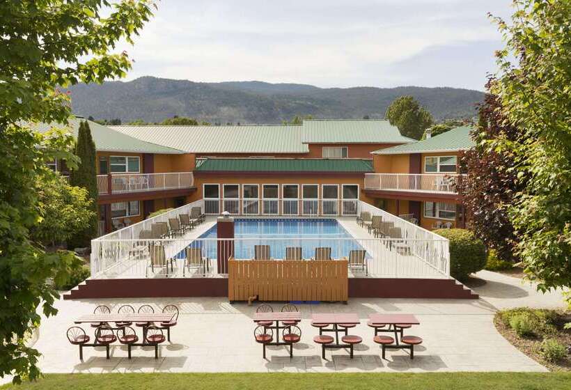 هتل Days Inn By Wyndham Penticton Conference Centre
