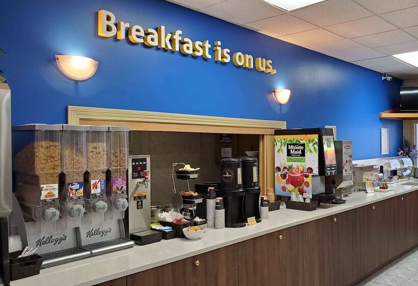 هتل Days Inn By Wyndham Penticton Conference Centre