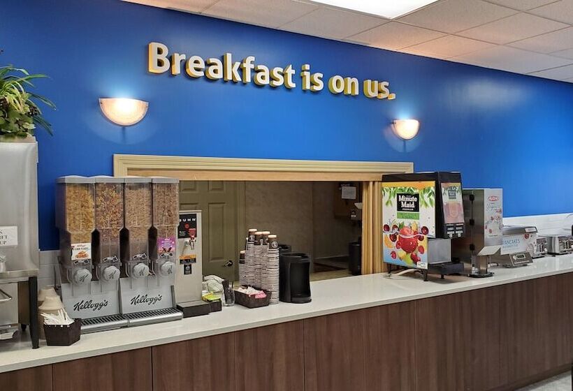 هتل Days Inn By Wyndham Penticton Conference Centre