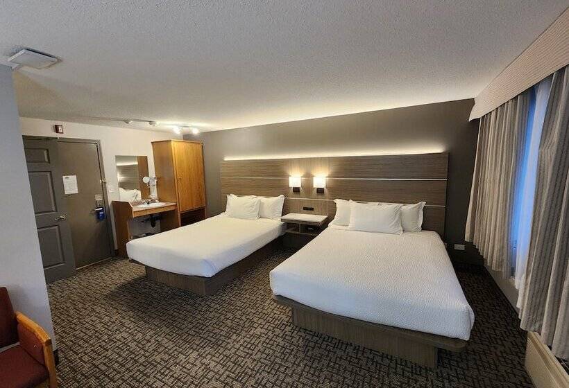 هتل Days Inn By Wyndham Penticton Conference Centre